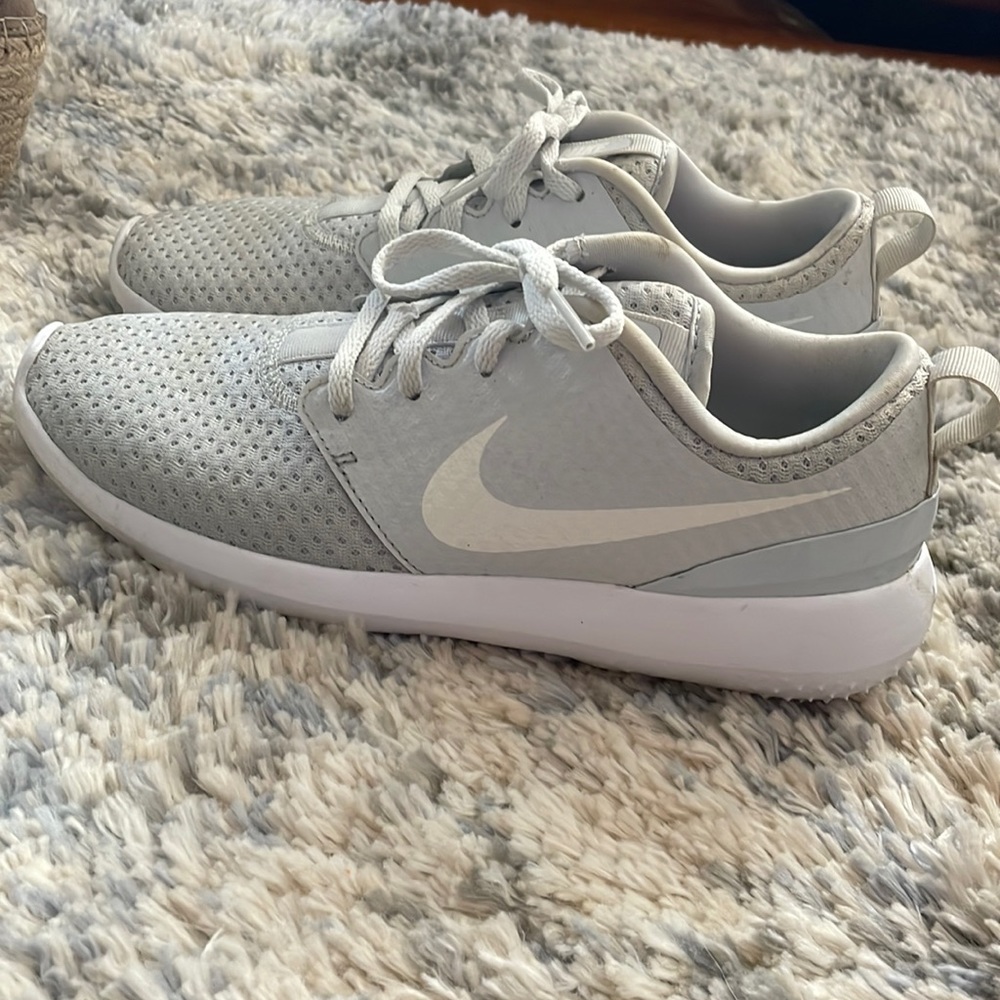 Nike Womens golf shoes. Worn once.